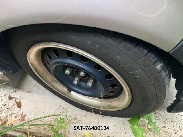 Toyota BB 2001-08 8827957-4