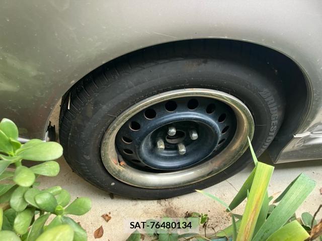 Toyota BB 2001-08 8827957-5