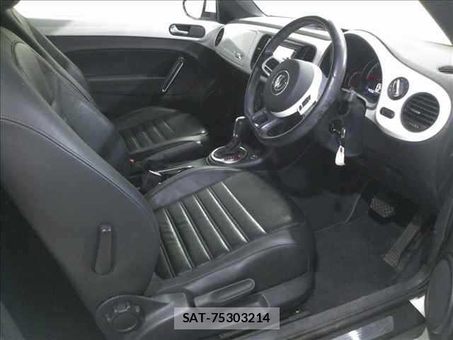 VolksWagen  2015 7266925-2