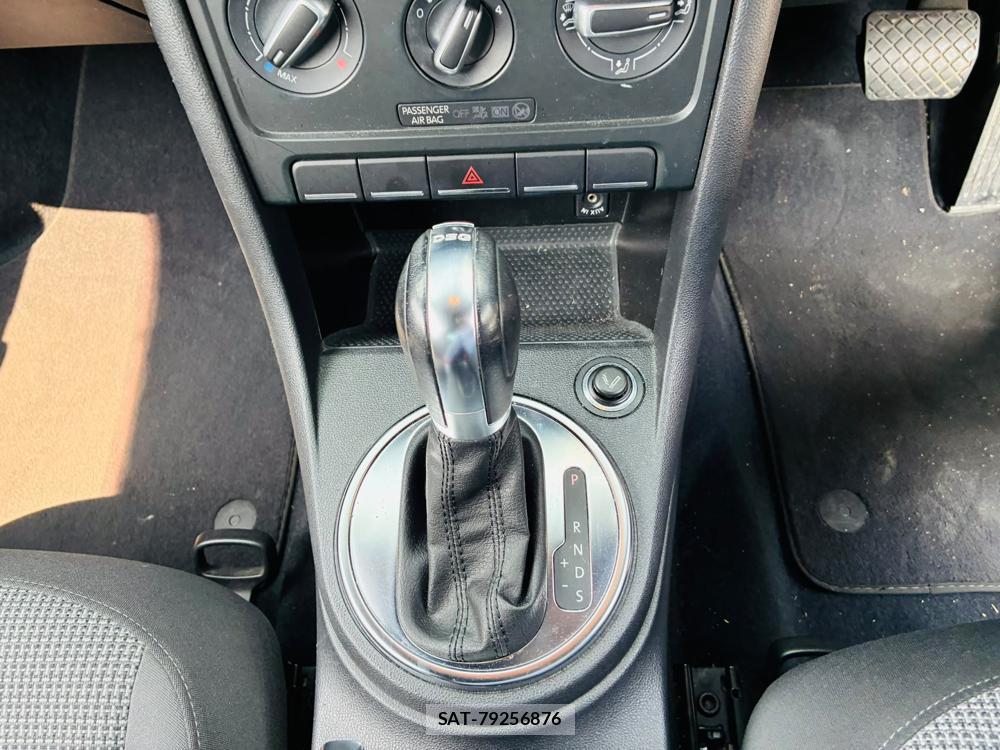 VolksWagen BEETLE 2013 7703075-15