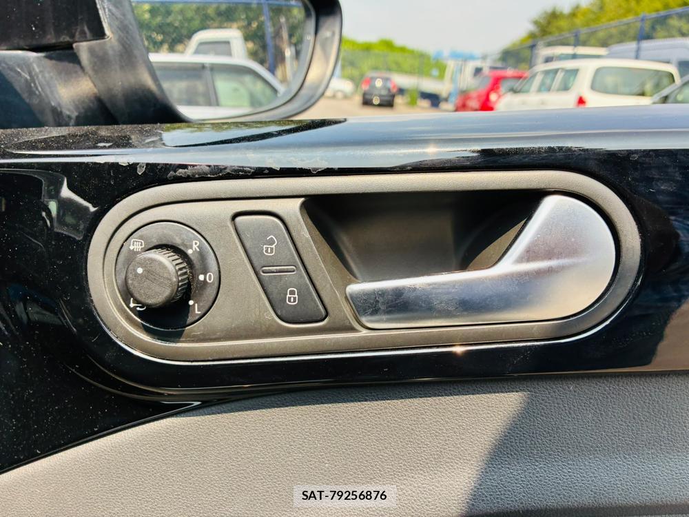 VolksWagen BEETLE 2013 7703075-16