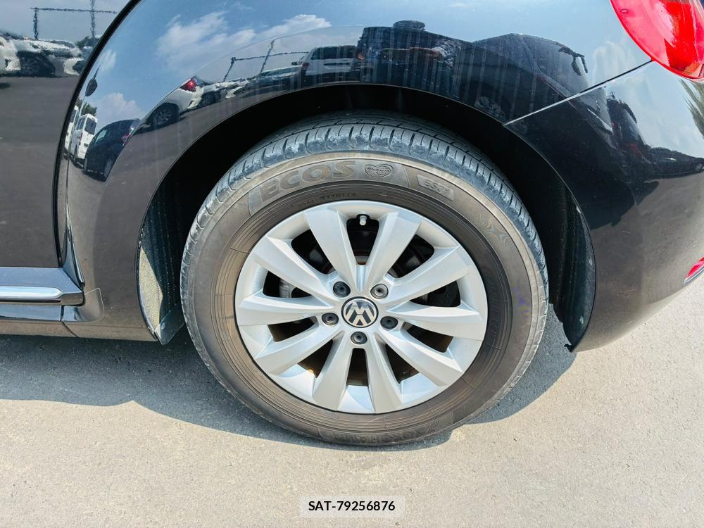 VolksWagen BEETLE 2013 7703075-26