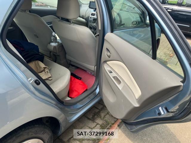 Toyota BELTA 2009-09 6989716-11