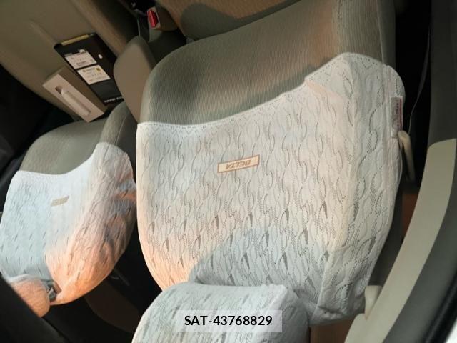 Toyota BELTA 2011-11 7615147-12