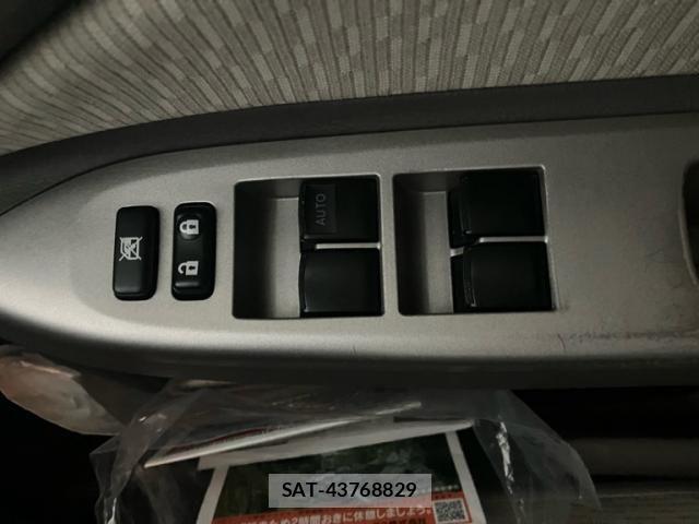 Toyota BELTA 2011-11 7615147-14