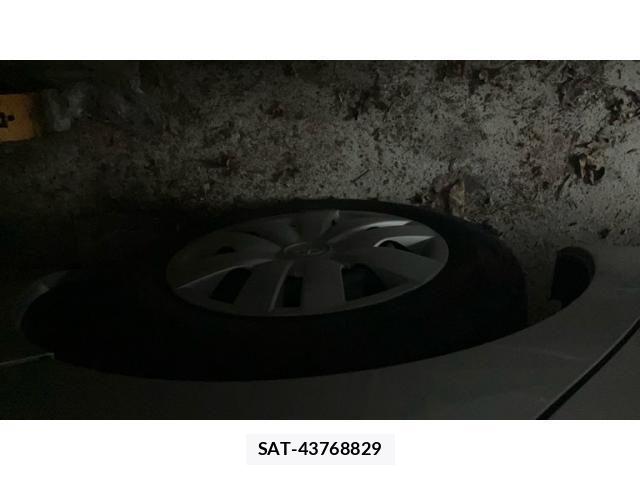 Toyota BELTA 2011-11 7615147-8