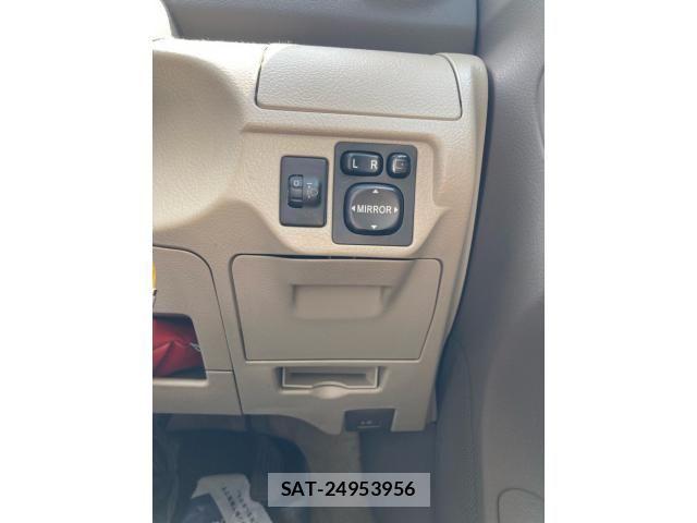 Toyota BELTA 2011-01 8228988-20