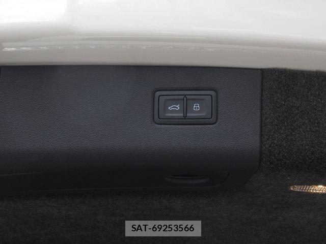 Bentley BENTAYGA 2023-06 7325824-9