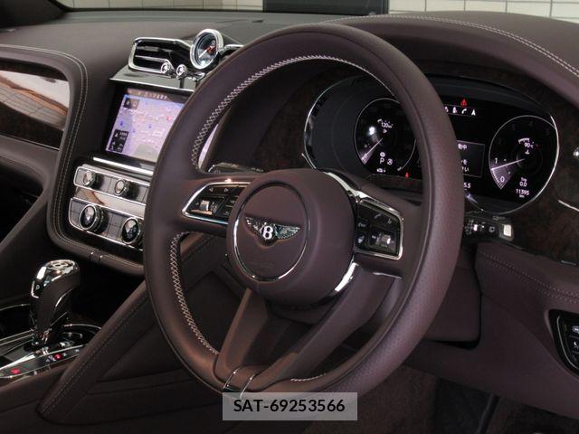Bentley BENTAYGA 2023-06 7325824-13