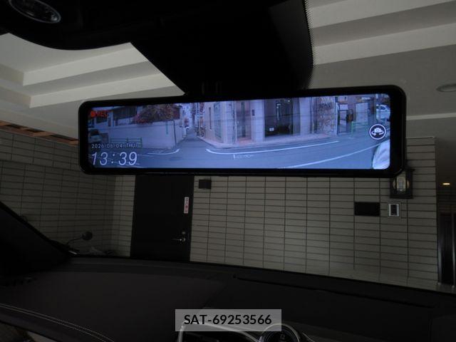 Bentley BENTAYGA 2023-06 7325824-15