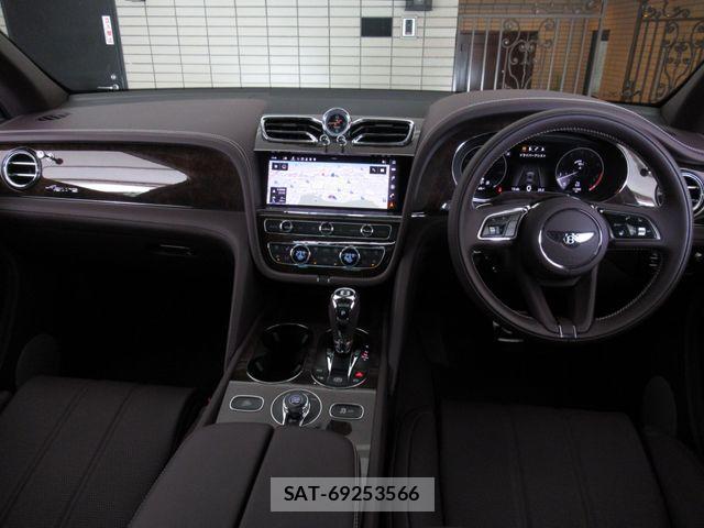 Bentley BENTAYGA 2023-06 7325824-19