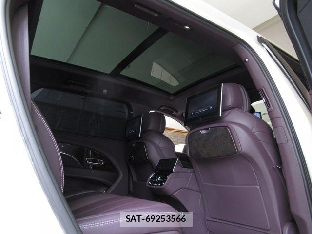 Bentley BENTAYGA 2023-06 7325824-22