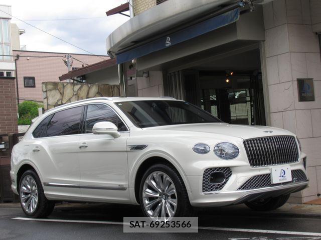 Bentley BENTAYGA 2023-06 7325824-3