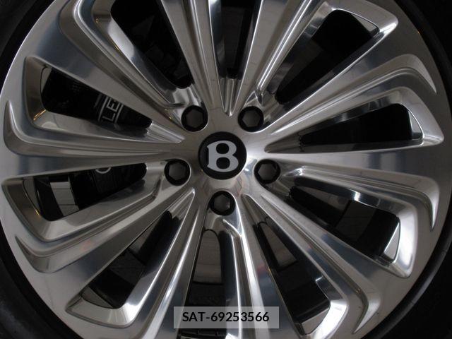 Bentley BENTAYGA 2023-06 7325824-5