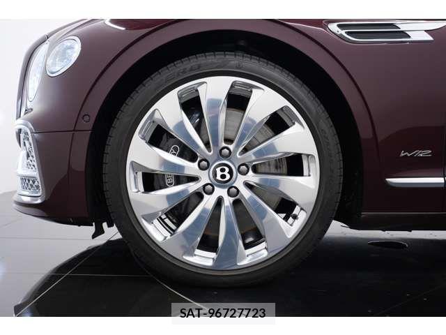 Bentley Bentley 2021-11 8129123-4