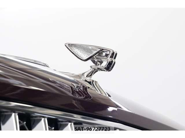 Bentley Bentley 2021-11 8129123-5