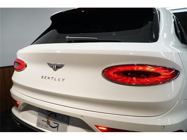 Bentley BENTAYGA 2022-12 469963-9