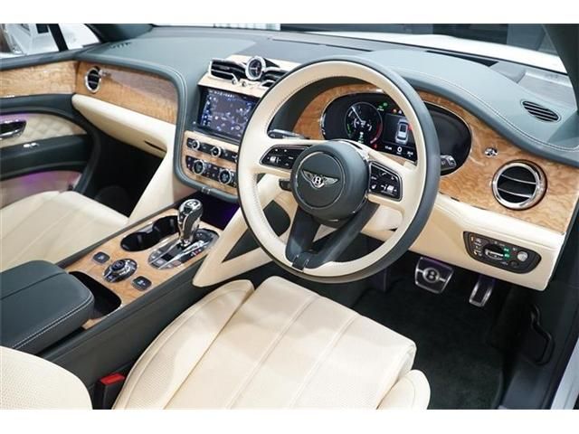 Bentley BENTAYGA 2022-12 469963-10