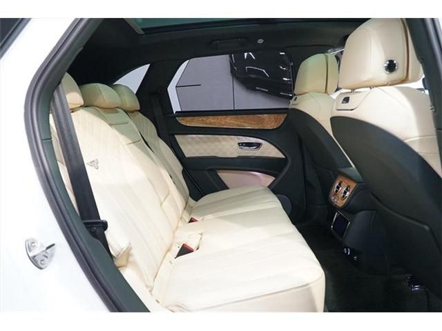 Bentley BENTAYGA 2022-12 469963-13