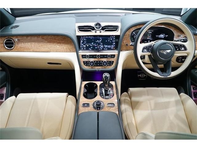 Bentley BENTAYGA 2022-12 469963-15