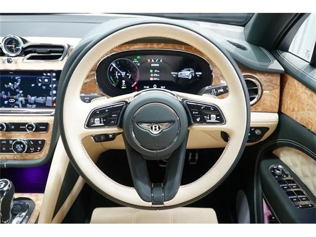 Bentley BENTAYGA 2022-12 469963-16