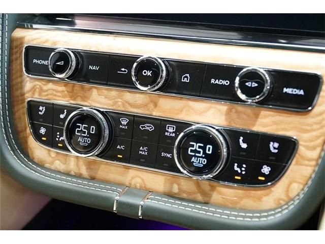 Bentley BENTAYGA 2022-12 469963-20