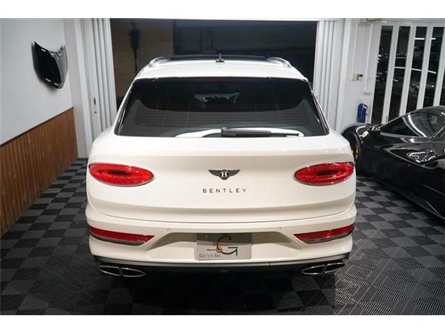 Bentley BENTAYGA 2022-12 469963-5