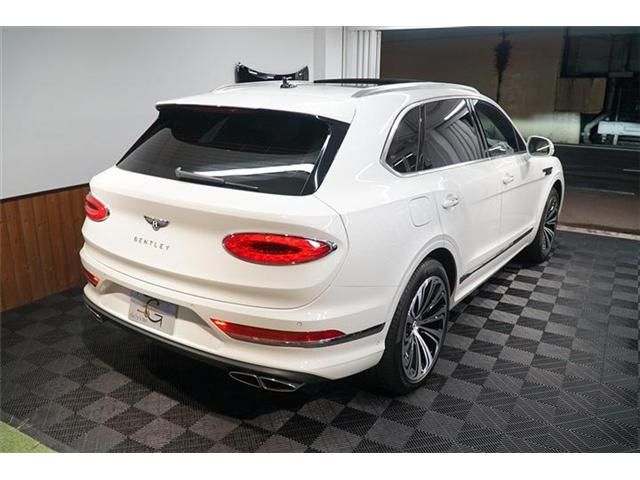 Bentley BENTAYGA 2022-12 469963-6