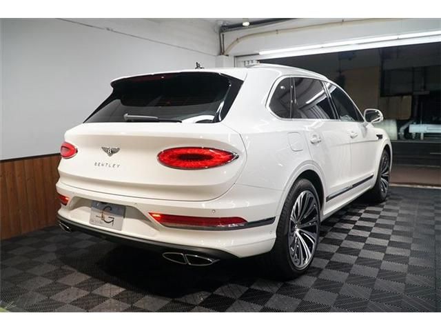 Bentley BENTAYGA 2022-12 469963-7