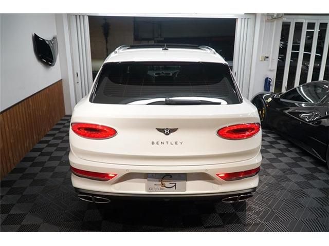 Bentley BENTAYGA 2022-12 469963-8