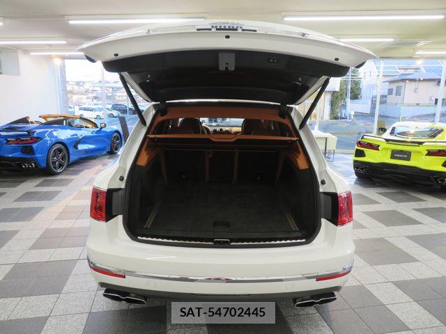 Bentley BENTAYGA 2019-07 4930741-11