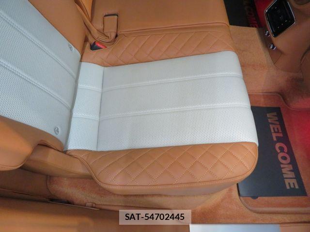 Bentley BENTAYGA 2019-07 4930741-28