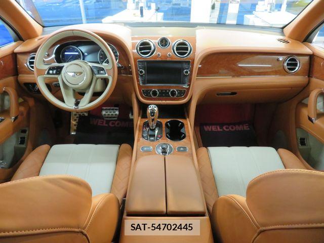 Bentley BENTAYGA 2019-07 4930741-2