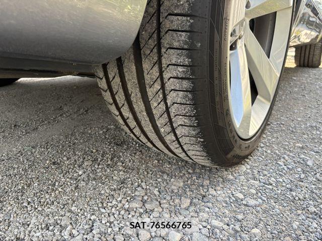 Bentley BENTAYGA 2017-11 6670432-10