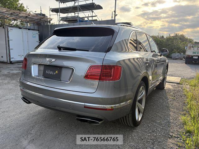 Bentley BENTAYGA 2017-11 6670432-2