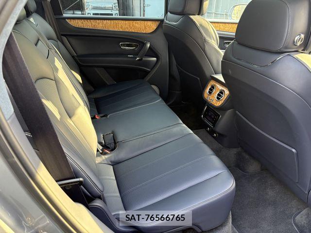 Bentley BENTAYGA 2017-11 6670432-5