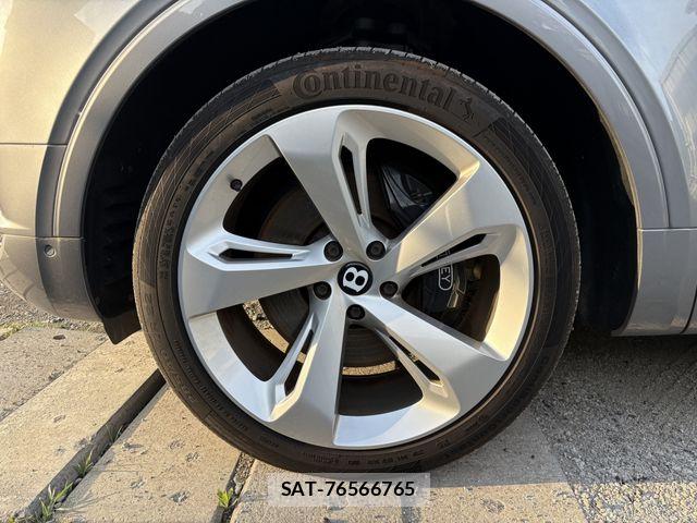 Bentley BENTAYGA 2017-11 6670432-6
