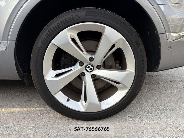 Bentley BENTAYGA 2017-11 6670432-7