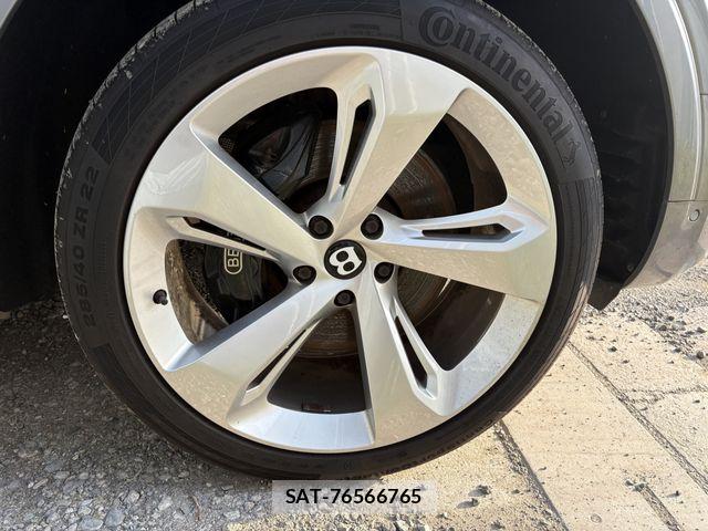 Bentley BENTAYGA 2017-11 6670432-8