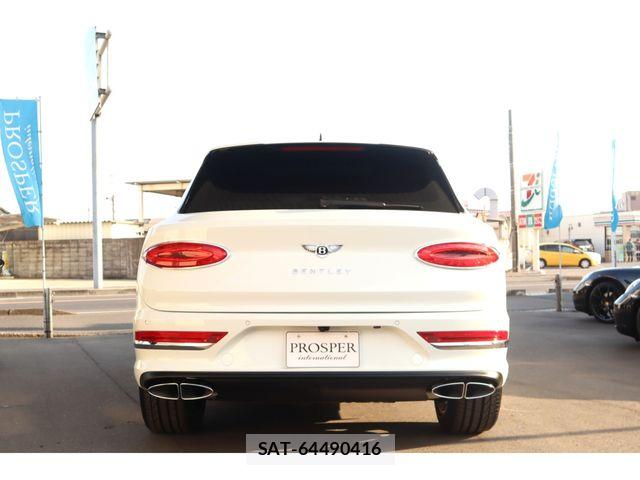 Bentley BENTAYGA 2022-01 6750930-2