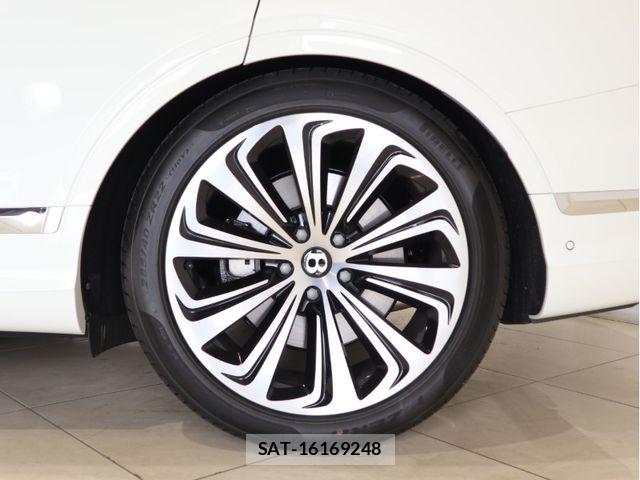 Bentley BENTAYGA 2023-08 7213751-13