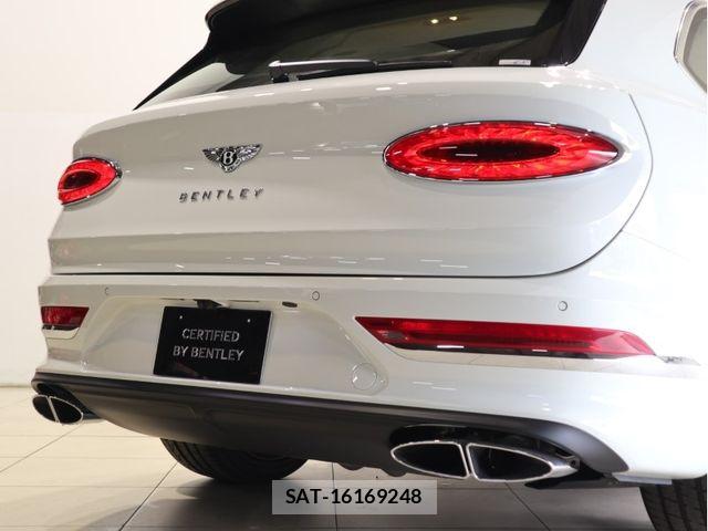 Bentley BENTAYGA 2023-08 7213751-16