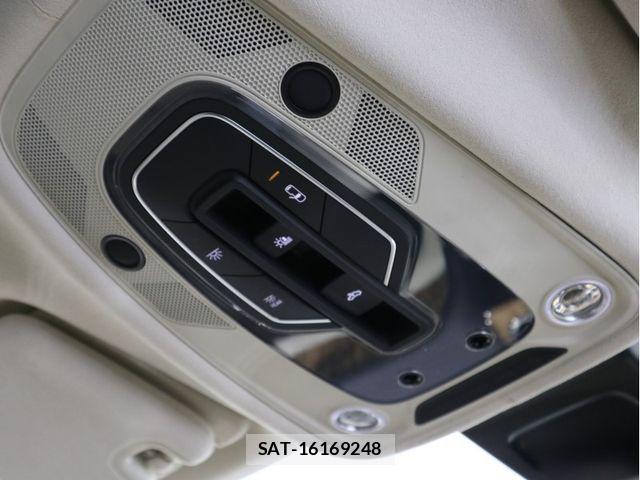 Bentley BENTAYGA 2023-08 7213751-18