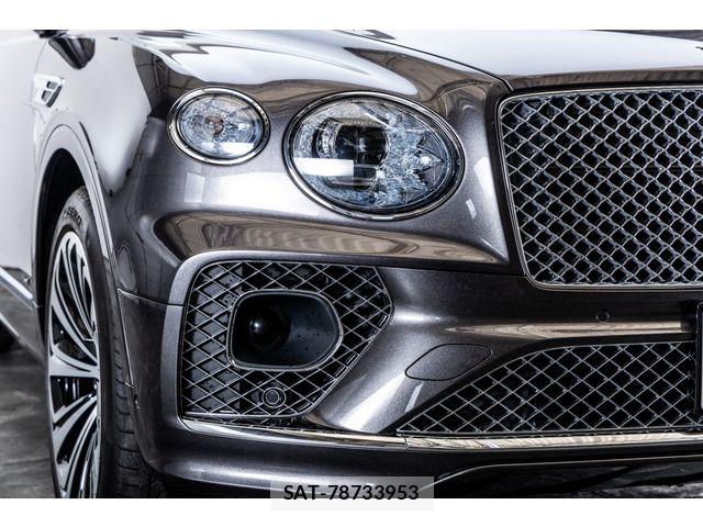 Bentley BENTAYGA 2022-02 7391440-11