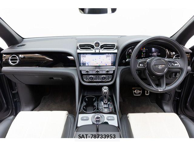 Bentley BENTAYGA 2022-02 7391440-1