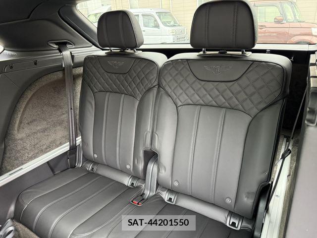 Bentley BENTAYGA 2017-09 7978583-15