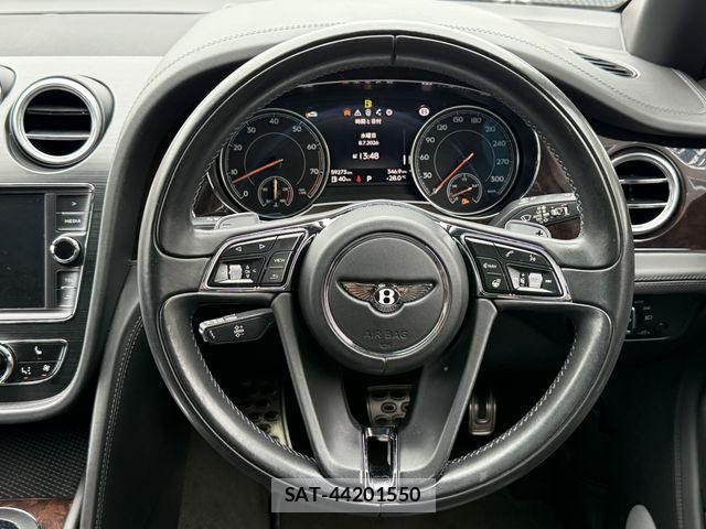 Bentley BENTAYGA 2017-09 7978583-18