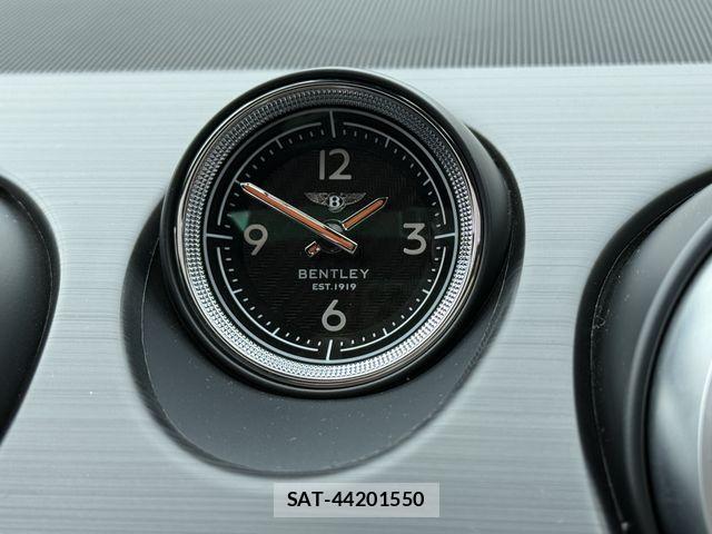 Bentley BENTAYGA 2017-09 7978583-25