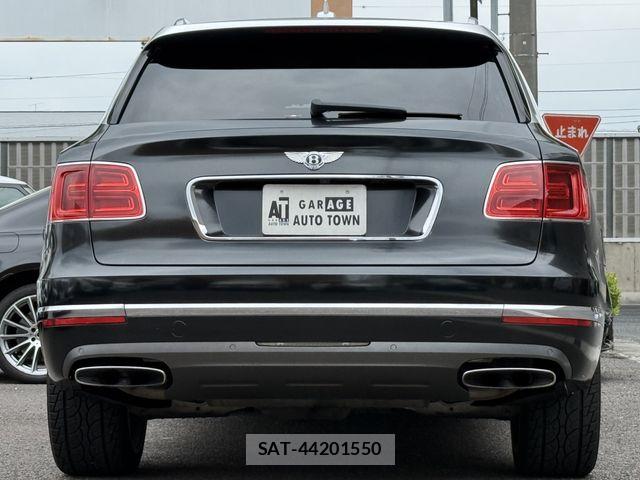 Bentley BENTAYGA 2017-09 7978583-4