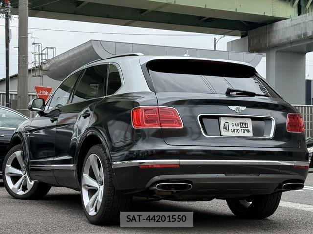 Bentley BENTAYGA 2017-09 7978583-5